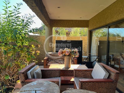 Casa En San Carlos De Apoquindo, 5d 7b, Conexión Subterránea