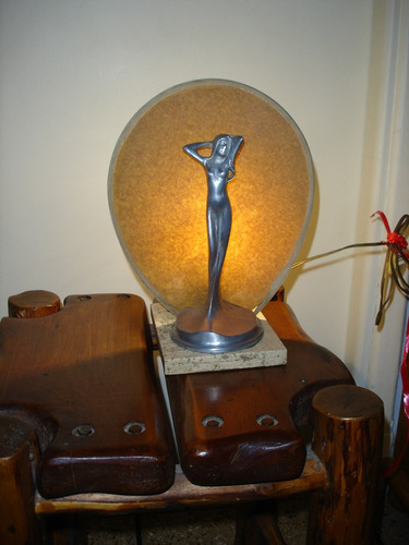 Antiguo Velador Figura Femenina Dama De Aluminio Art Deco