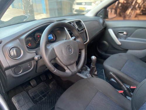 Imagem 7 de 10 de Renault Sandero Expression Hi-power 1.0 16v 5p 2016/2017