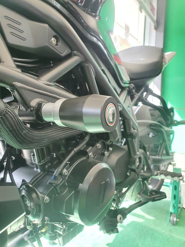Imagen 2 de 4 de Sliders Benelli 752 S