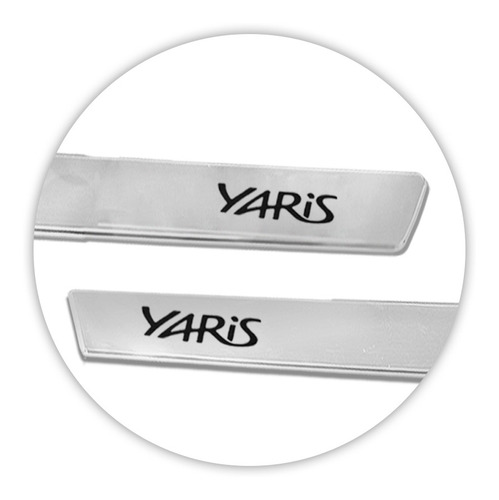 Imagem 2 de 5 de Jogo De Friso Lateral Yaris 2019 2020 Cromado Slim 4 Portas