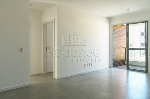Imagem 3 de 15 de Apartamento A Venda Com 2 Quartos No Bairro Coqueiros Em Florianopolis - V-81887