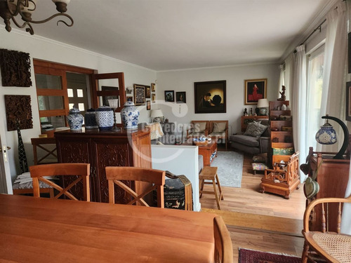 Casa En Venta De 4 Dorm. En Lo Barnechea
