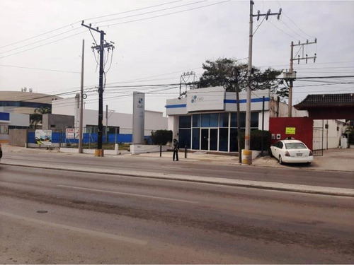 Imagen 1 de 10 de Local Comercial En Renta Lomas Del Chairel