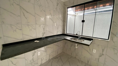 Casa 2 Quartos, Excelente Localização!