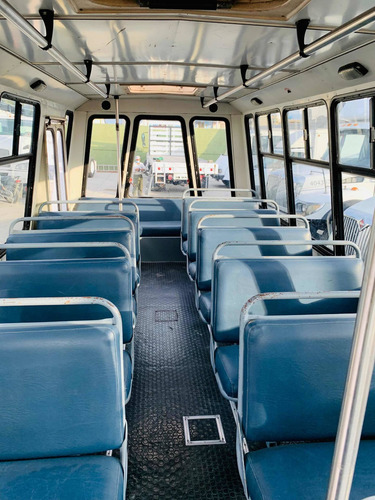 Imagen 11 de 15 de Microbus Ford Prisma Iv