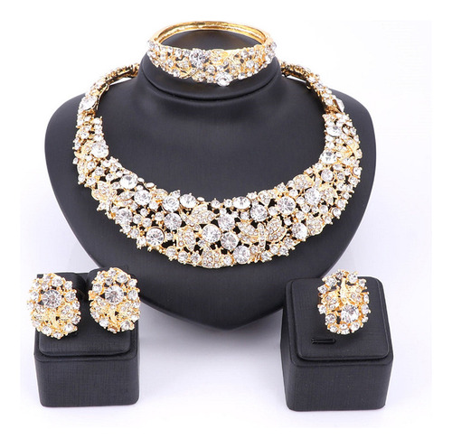 Brillante Conjunto De Joyas Para Ocasiones Elegantes