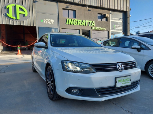 Imagen 3 de 14 de Volkswagen Vento 2.0 Tsi Sportline Dsg - Bi-xenon - 2014