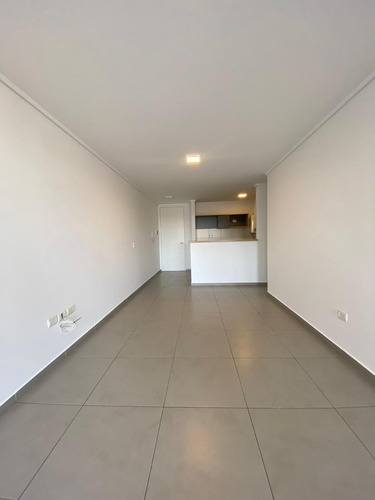 Alquiler| Departamento 1 Dorm. Con Balcón Y Pileta En Nueva Córdoba