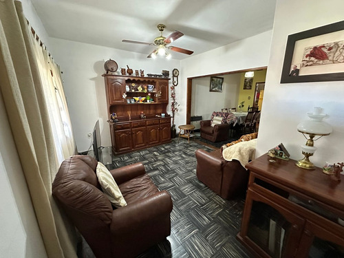 Casa En Venta 4 Dormitorios Y Cochera Moreno
