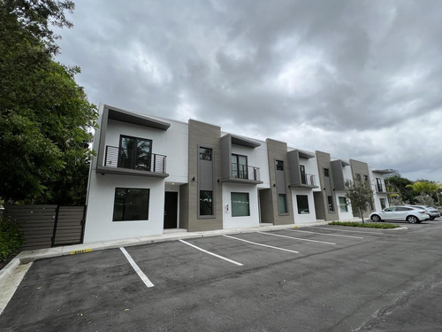 Imagen 2 de 29 de Townhouse A Estrenar En Hallandale