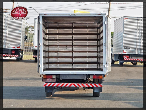 Imagem 5 de 12 de Iveco Daily 35s14 Chassis Com Baú