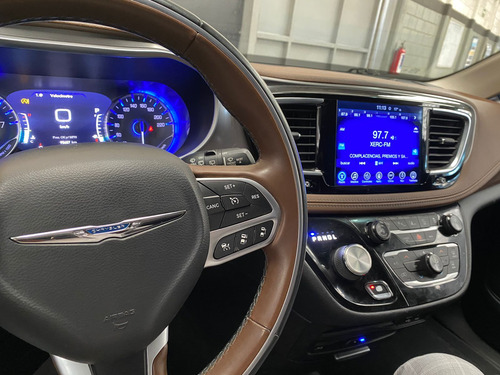 Chrysler Pacifica 2017