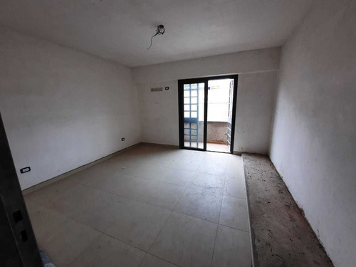 Imagen 2 de 7 de Departamentos En Complejo 77m²