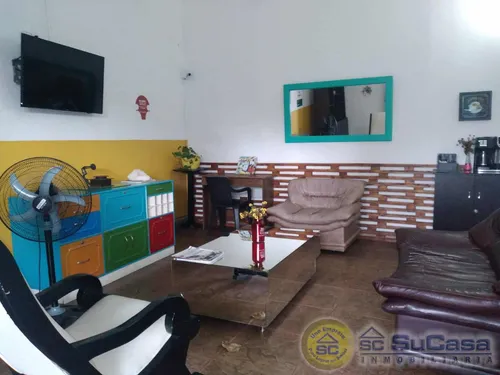 Espectacular Casa Amplia Con Agradables Espacios. Cod. 11669