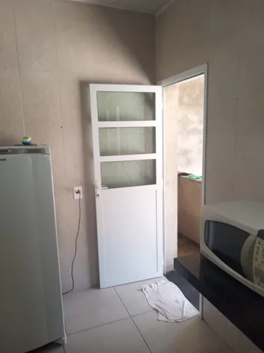 Salão Comercial, Duas Casas E Terreno