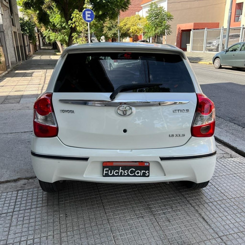Imagen 6 de 25 de Toyota Etios 1.5 Xls