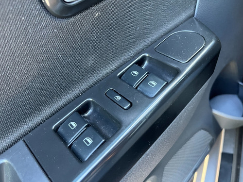 Imagen 21 de 24 de Volkswagen Suran 1.6 Track