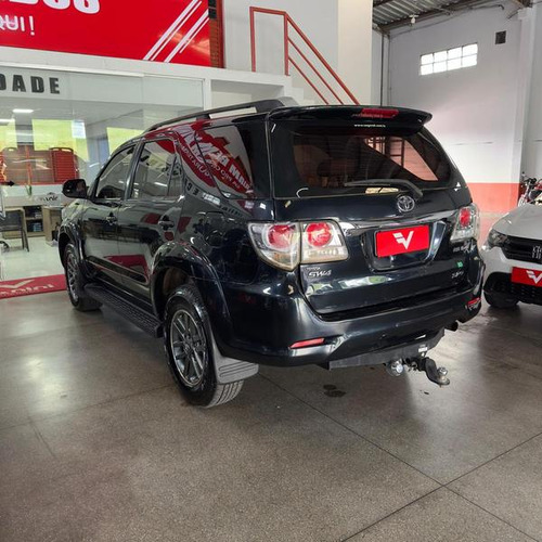 Toyota Hilux SW4 SRV 3.0 TDI 4X4 (5 Lugares)