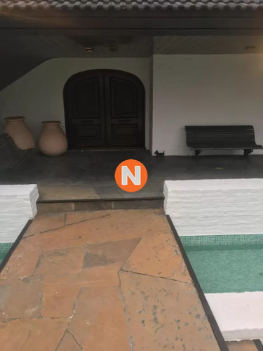 Residencia En Venta A Metros Del Mar En Solanas