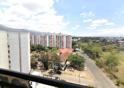 Venta Apartamento De 70 Mtrs2 Prados Del Norte, Norte De Cali 3044.