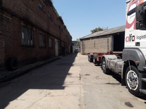 Predio En Venta De 18000 M2 Con 7000m2 Cub -sarandi Avellane