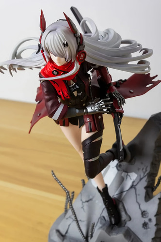 Lucia Crimson Abyss, Figura De Colección, 26 Cm
