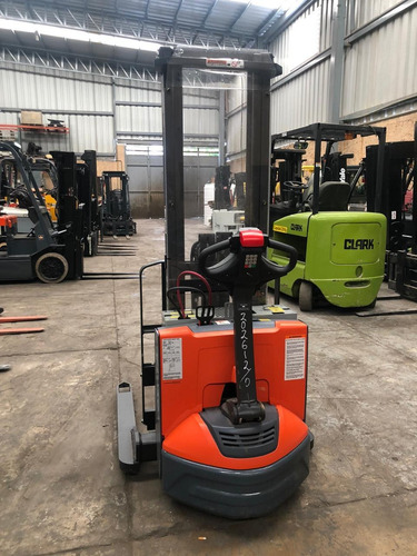 Imagen 4 de 5 de Apilador Electrico Toyota Año 2018 1 Ton #158