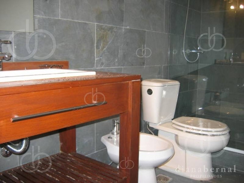 Imagen 21 de 30 de En Punta Del Este En La Zona Exclusiva De Punta De Piedra, Chalet De 5 Dormitorios Y Dependencia Con Piscina Climatizada.- Ref: 4041