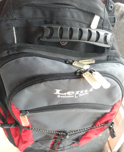 Mochila Senderismo Viaje Camping Urbana 30 L Impecable Gris Oscuro Liso (Usado)