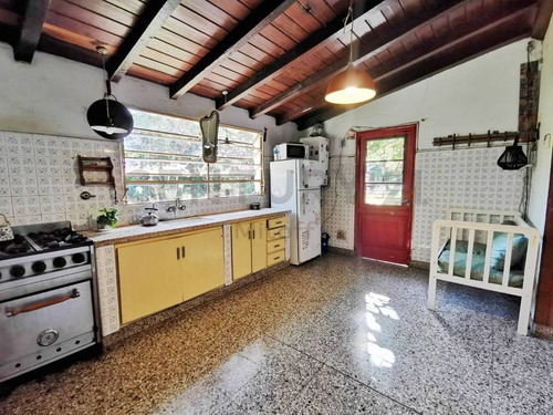 Imagen 12 de 24 de Casa En Venta Sobre Importante Lote De 24 X 70 En Villa Elisa