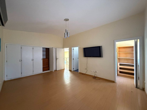 En Venta Casa En Guaparo Calle Cerrada En Valencia