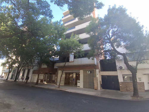Venta De Departamento 3 Dormitorios Patio, Balcón Y Cochera