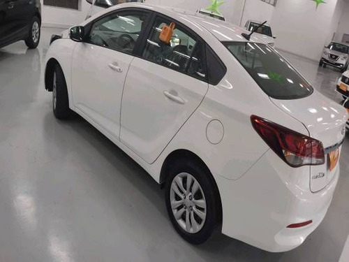 Imagem 6 de 9 de Hyundai Hb20s 1.6 Comfort Plus 16v Flex 4p Automático