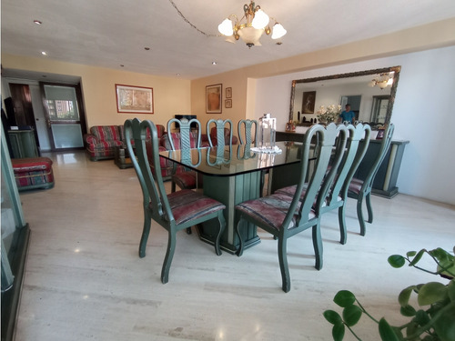 Los Samanes. Venta Apartamento 141m2 4h/4b/2p