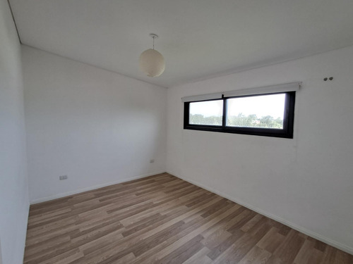Duplex Sobre Calle Oroná-altos De San Carlos