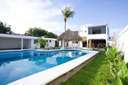 Villa 70m De Playa, Acceso Directo Al Mar, Chef, 30 Personas.