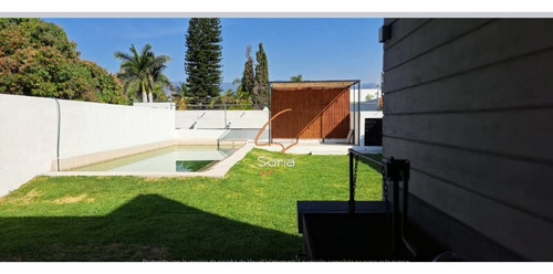 Casa En Oaxtepec Morelos, Lujosa Amplio Jardín