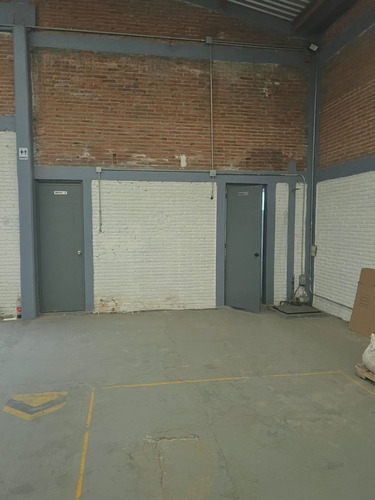 Bodega En Renta De 450 M² Con Oficina