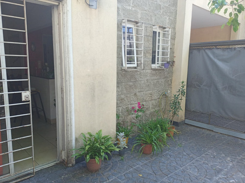 T/c 2 Amb. C/escritorio Fte. Patio/cochera Alcaraz Al 5700