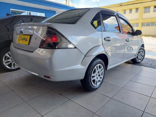 Imagem 10 de 11 de Fiesta Sedan 1.6 Rocam Se Sedan 8v Flex 4p Manual