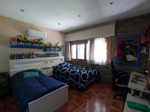 Venta Casa Cuatro Dormitorios Tres Baños Ocho Cocheras Piscina Barbacoa La Paz Canelones