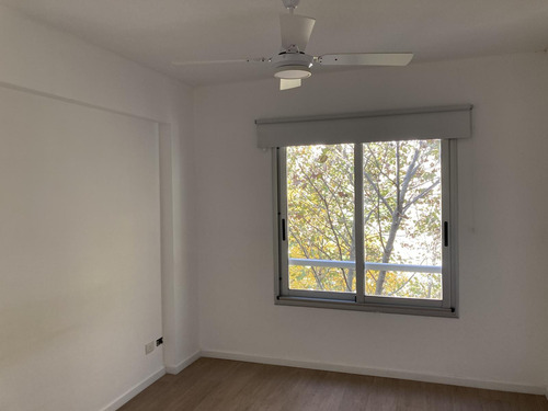 Muy Lindo Departamento De 2 Ambientes Cochera Bien Ubicado En Alquiler
