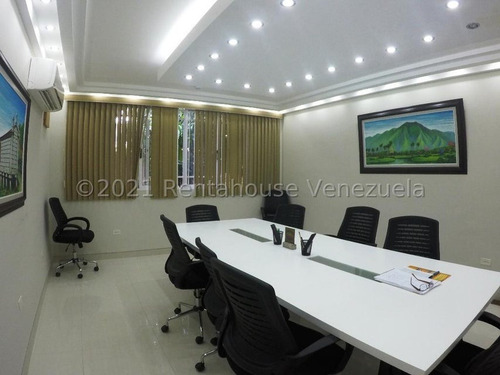 La Castellana !! Hermosa Casa Acondicionada Para Uso De Oficina, Con Dos Anexos Residenciales Independientes, 880 M2, 6 Hab., 3 Baños, 7 Pe. Inversión Inteligente Y Segura !!