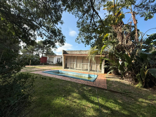 Venta. Pinar Sur. Casa 2 Dormitorios. 2 Baños. Hermoso Jardín. Sobre Asfaltada