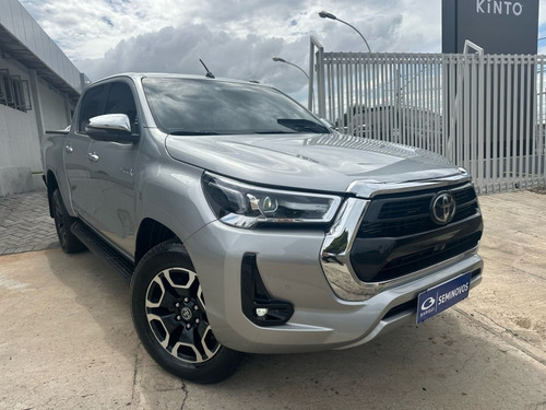 Toyota Hilux 2.8 D-4D TURBO DIESEL CD SRX 4X4 AUTOMÁTICO