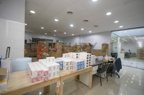 Venta Oficinas + Depósito + Cocheras - Financiación