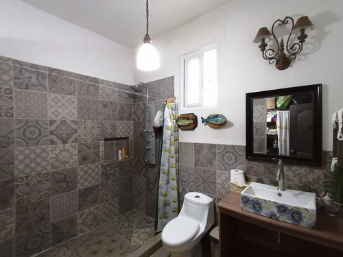 Imagen 21 de 25 de Vendo Hermosa Casa Estilo Colonial En Excelente Estado, Incluye Local Comercial A Orilla Carretera