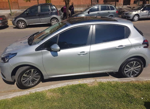 Peugeot 208 1.6 Allure 2017