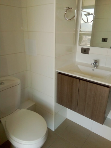 Ref:9631** Depto En Arriendo 1d + 1b + Terraza En Q